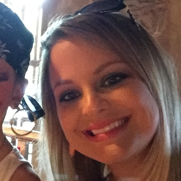 Meet your Posher, Megan - Picture 1 of 1